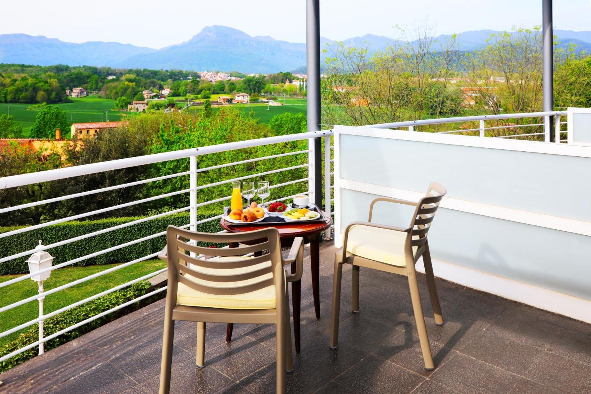 Hotel Riu Fluvia Olot Exteriör bild