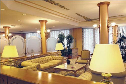 Hotel Riu Fluvia Olot Exteriör bild