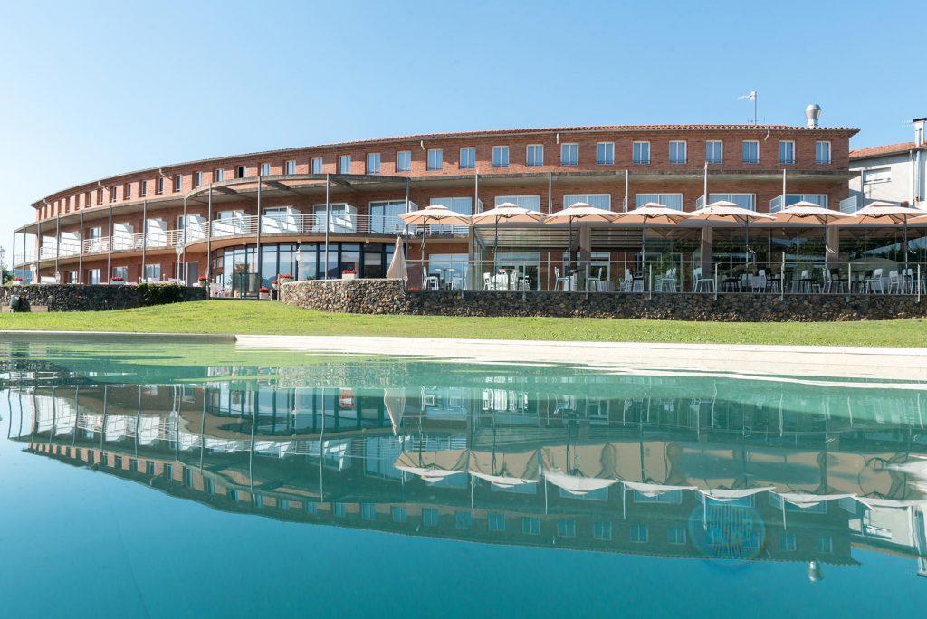 Hotel Riu Fluvia Olot Exteriör bild